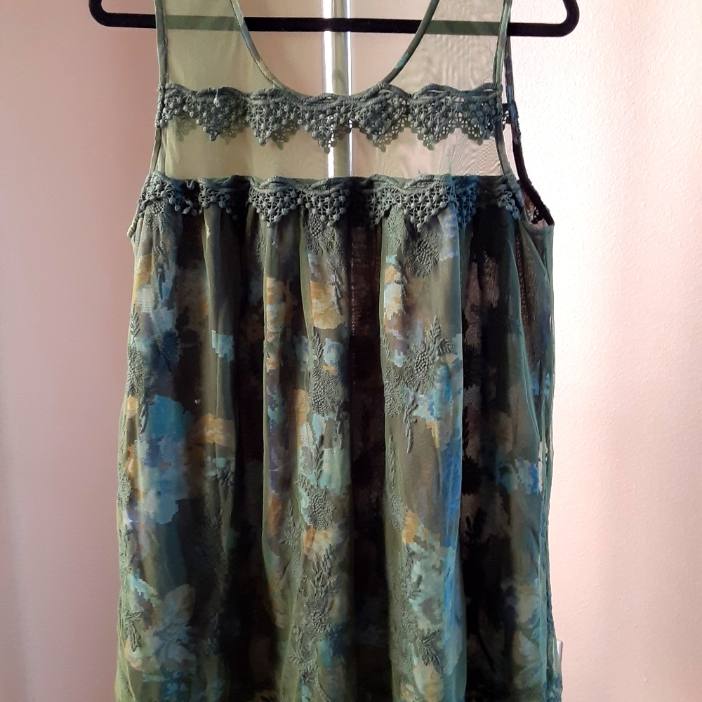 Elegant Green Sleeveless Blouse